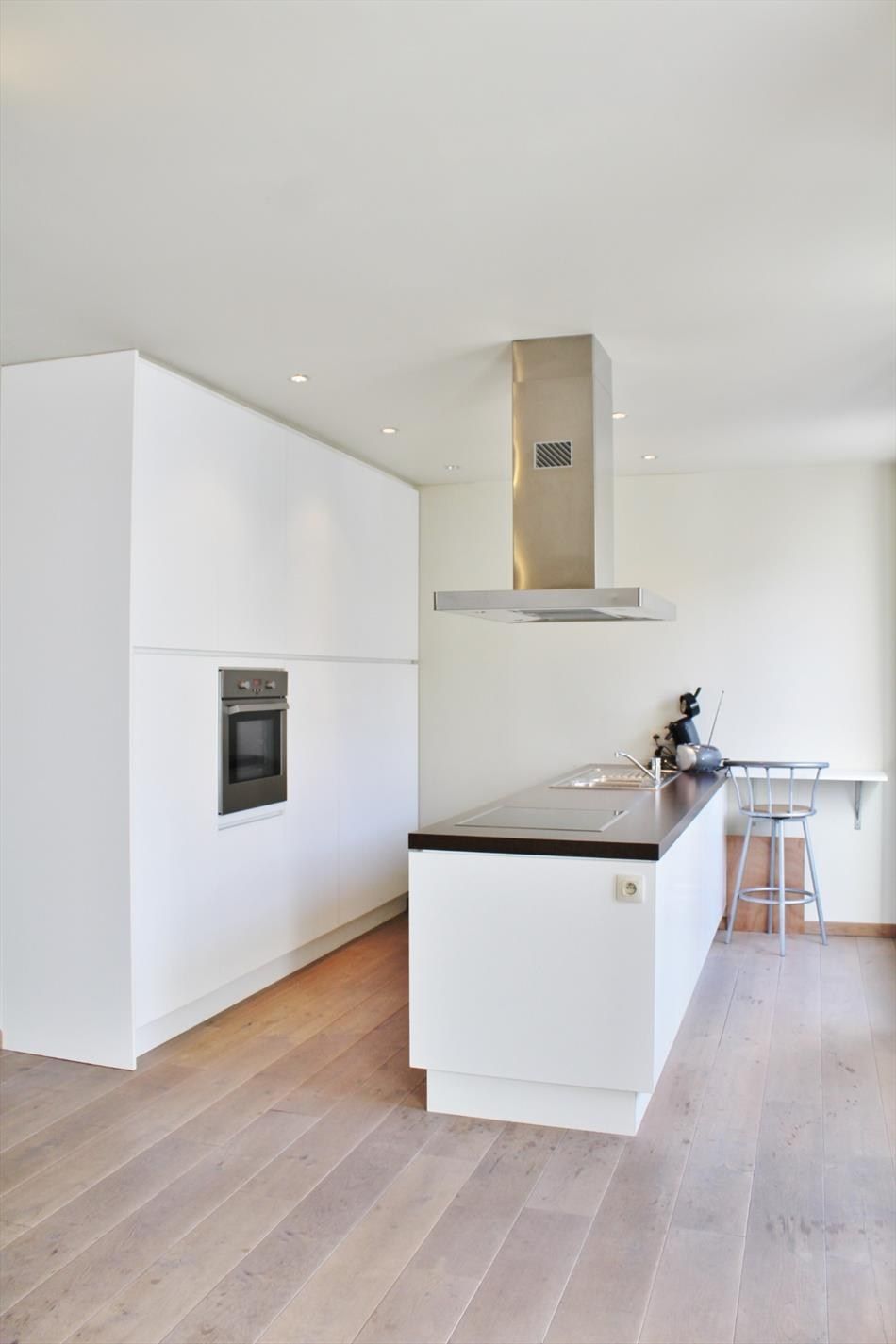 Karaktervolle herenwoning met dubbele garage in het centrum foto 5