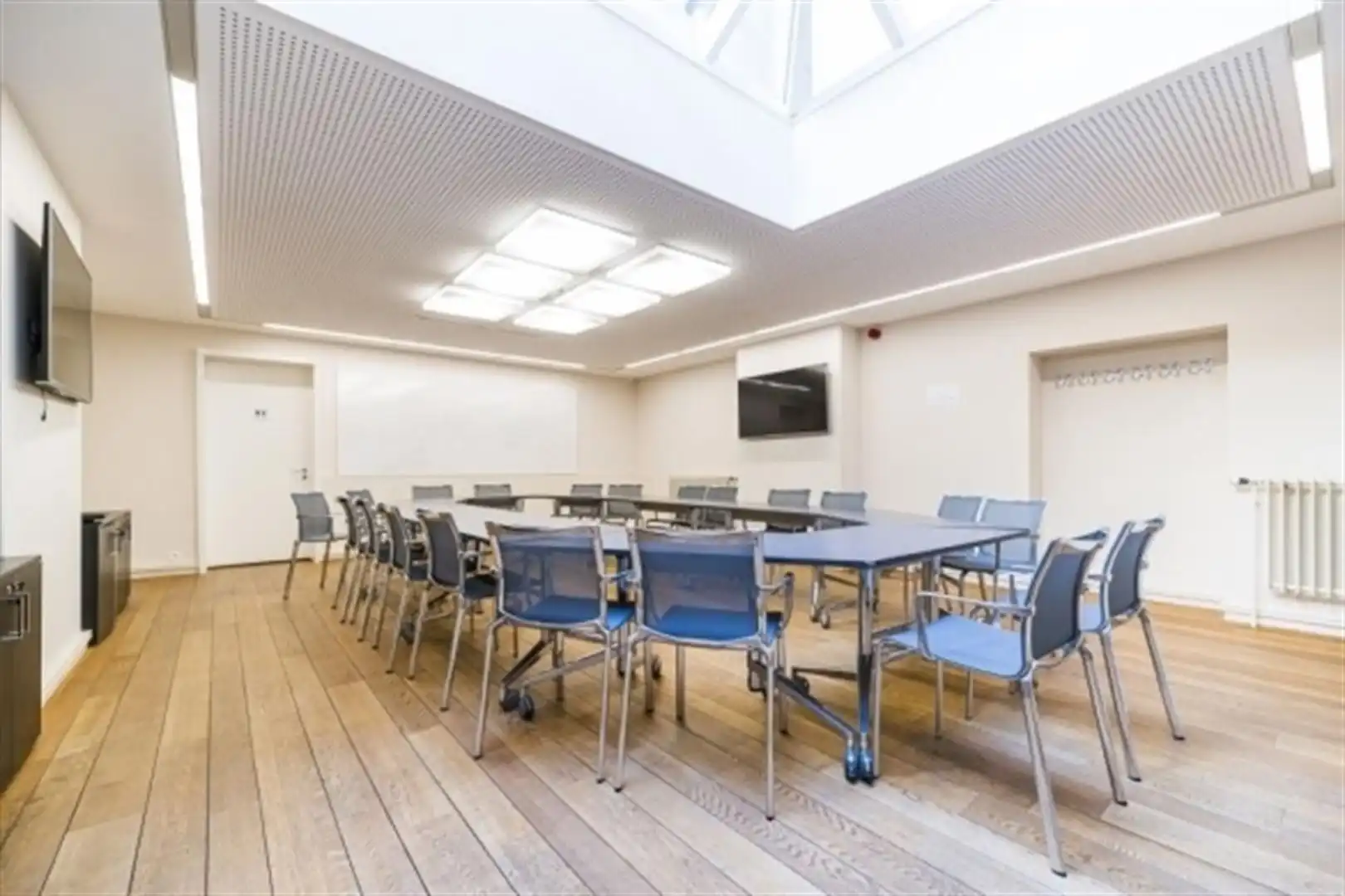 KONING/ ROYALE 144: 378 tot 634m² foto 6