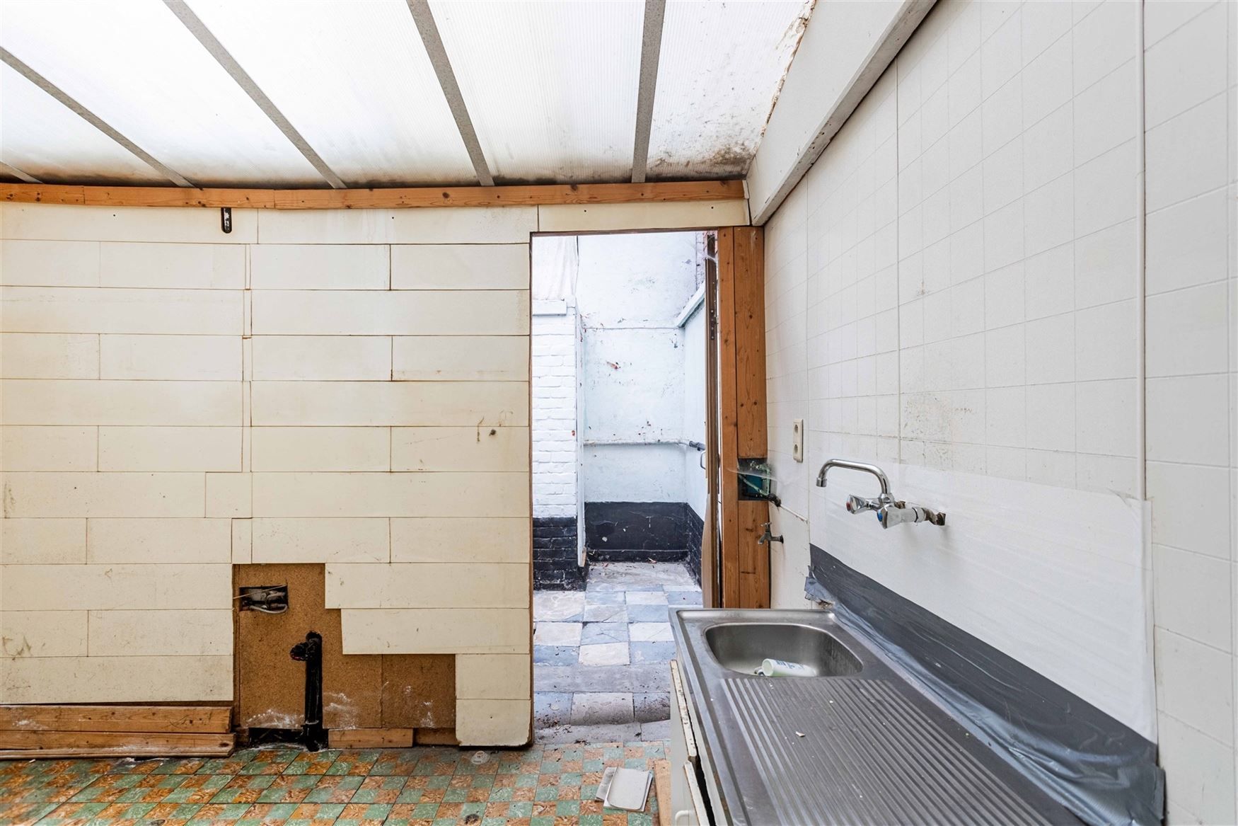 Unieke renovatiekans met 4 slaapkamers nabij centrum Gent foto 9