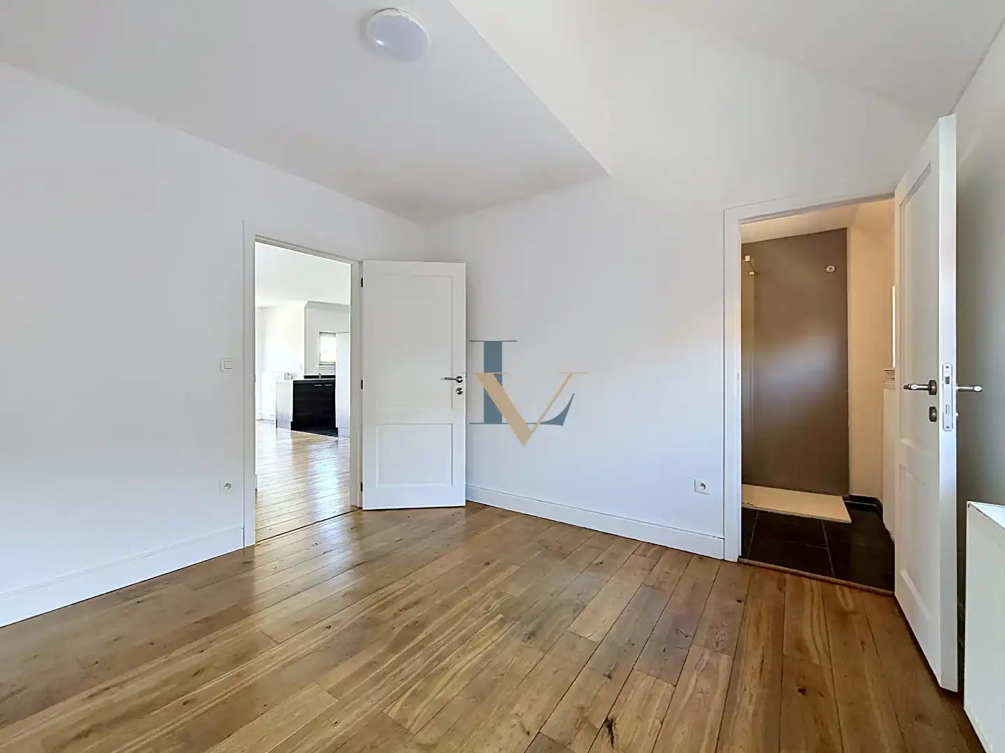 Instapklaar duplex appartement met 2 slpk. en 2 bdks. en mooi terras. foto 10