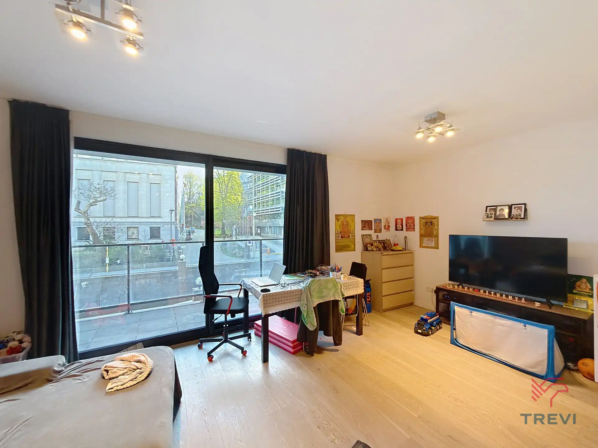 Europese Wijk - ONBEMEUBILEERD appartement met 2 slaapkamers ! foto 2