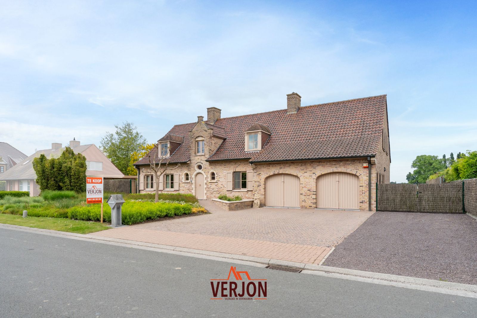 Riante villa op 13.722m2 met 6 slaapkamers, dubbele garage en prachtig vergezicht foto 5