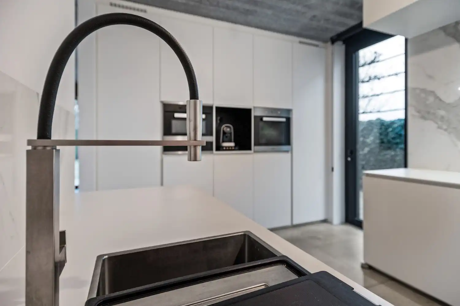 RECENTE HANDELSWONING OP COMMERCIELE LIGGING! foto 13