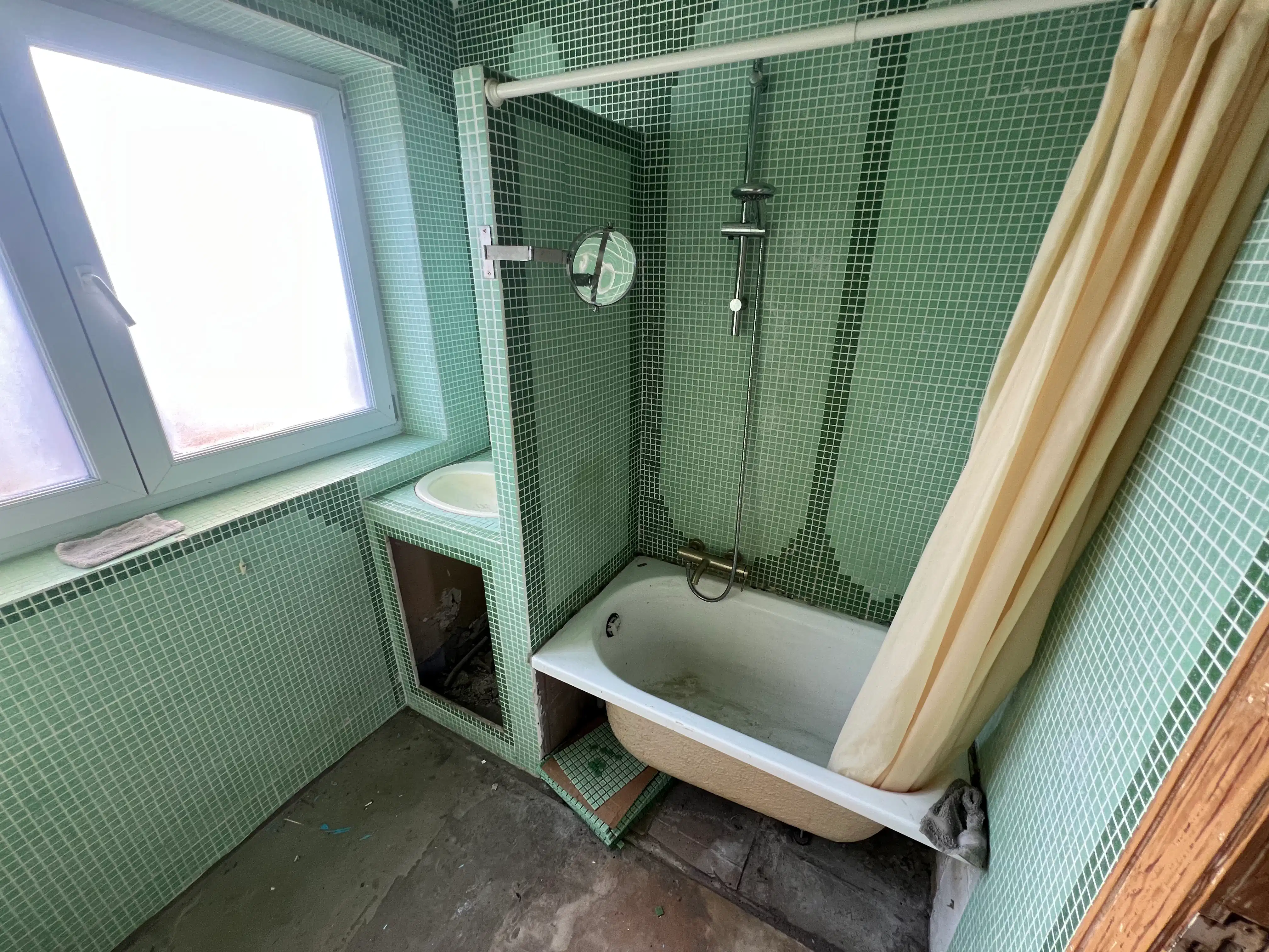 Halfopen bebouwing met zonnige tuin foto 17