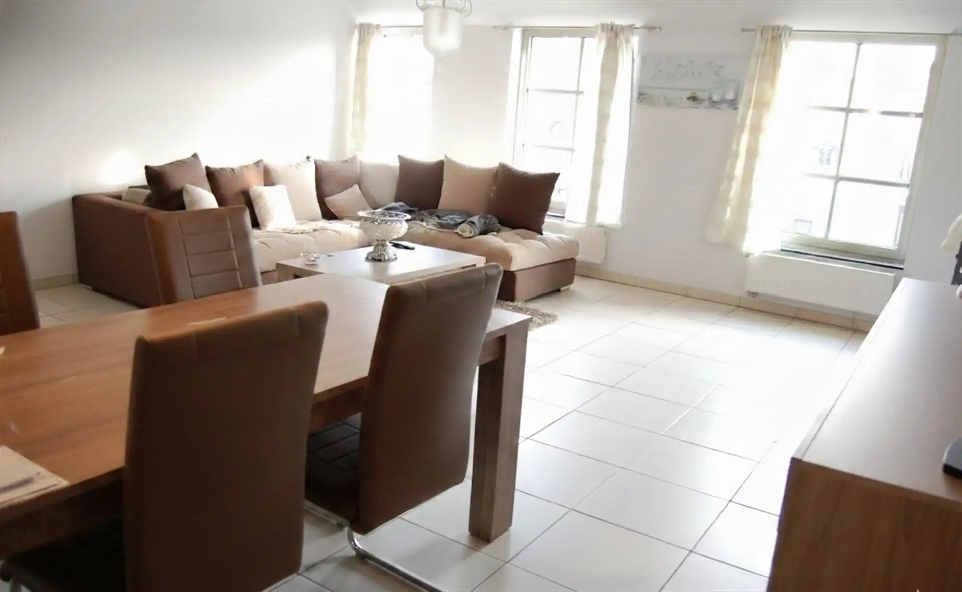 Ruim en lichtrijk duplex appartement met twee slaapkamers in hartje Kortenberg. foto 4