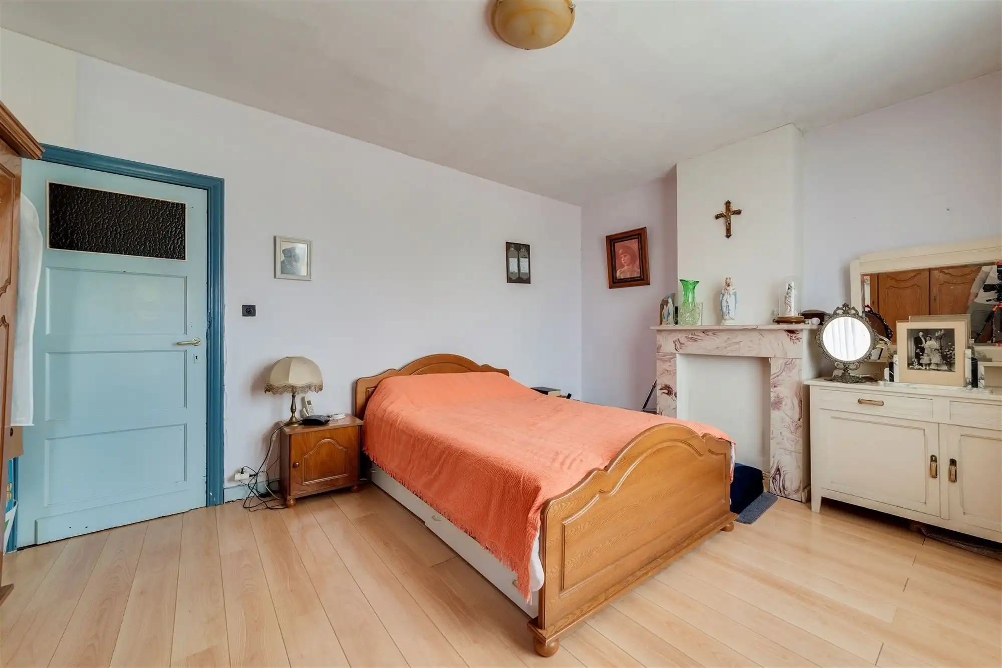 Te renoveren huis met drie slaapkamers en grote tuin foto 15