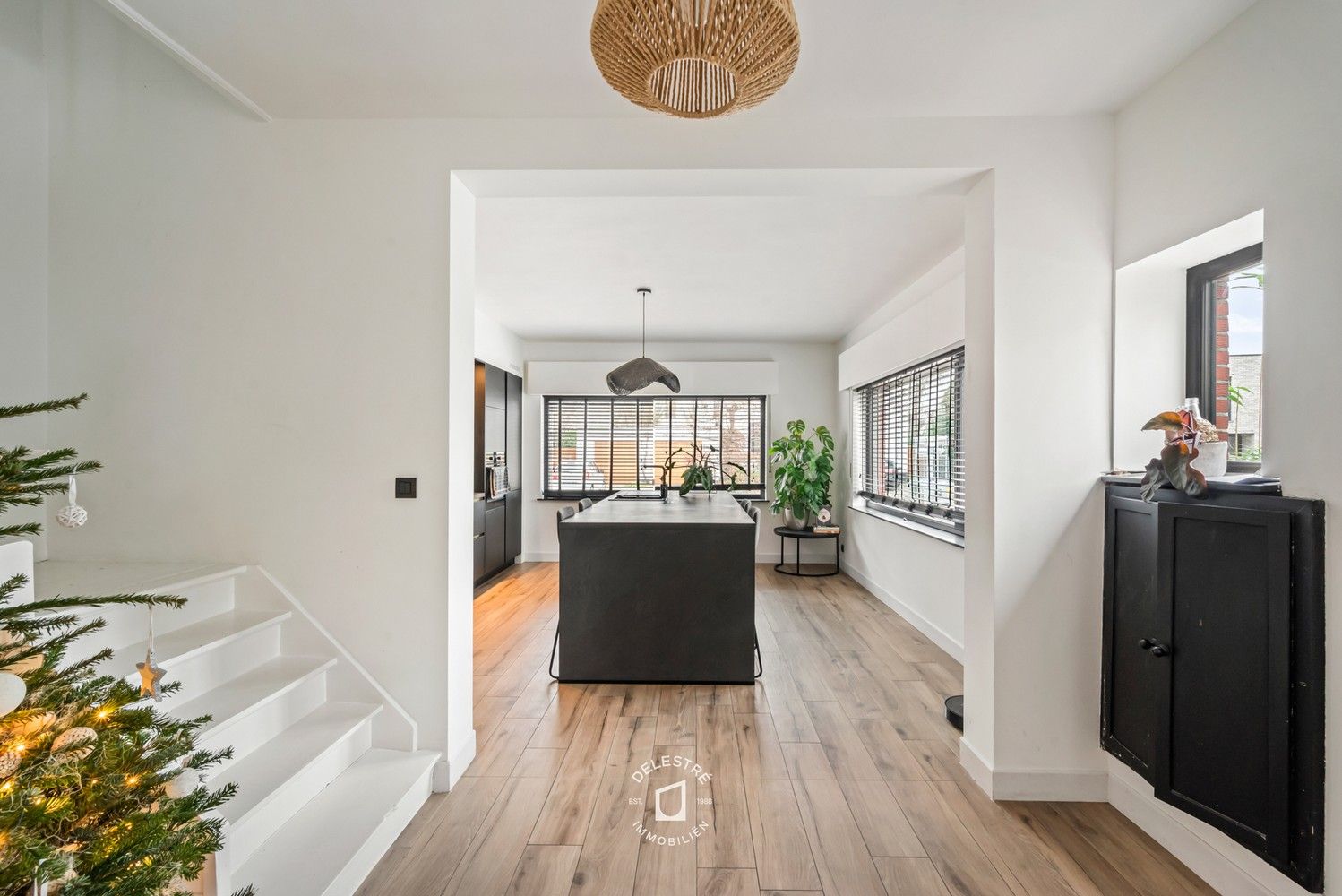 INSTAPKLARE, TRENDY HALFOPEN BEBOUWING MET TUIN EN MODERNE TECHNIEKEN foto 5