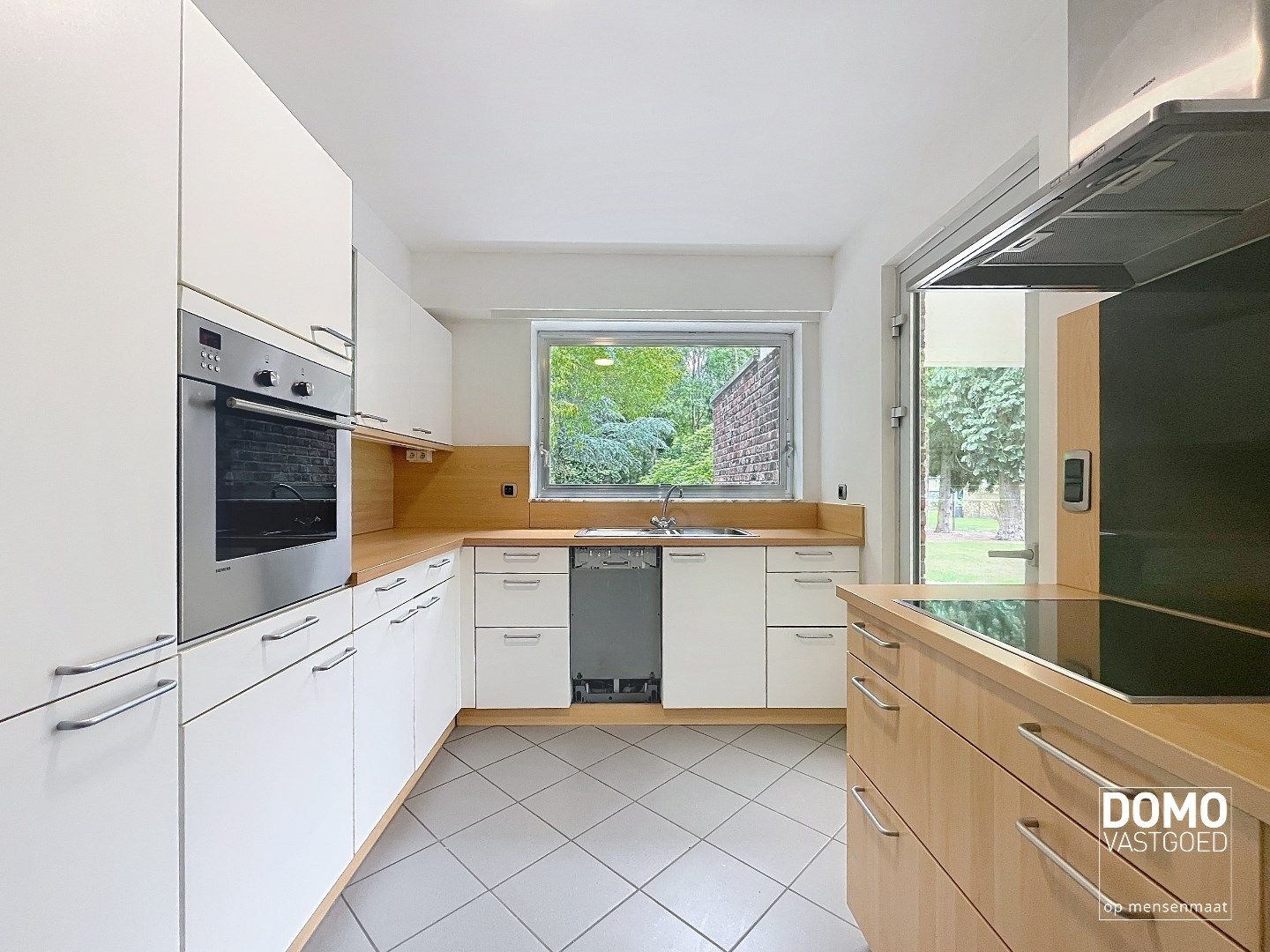 Verrassend ruime open bebouwing met grote tuin. foto 7