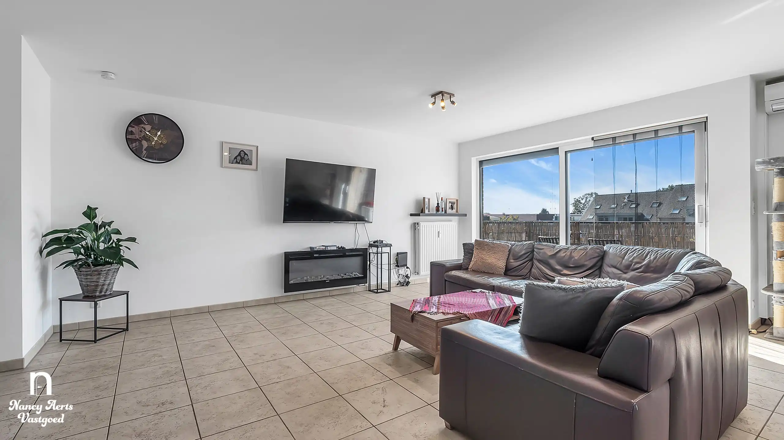Ruim duplexappartement met terras, garage en topligging foto 14