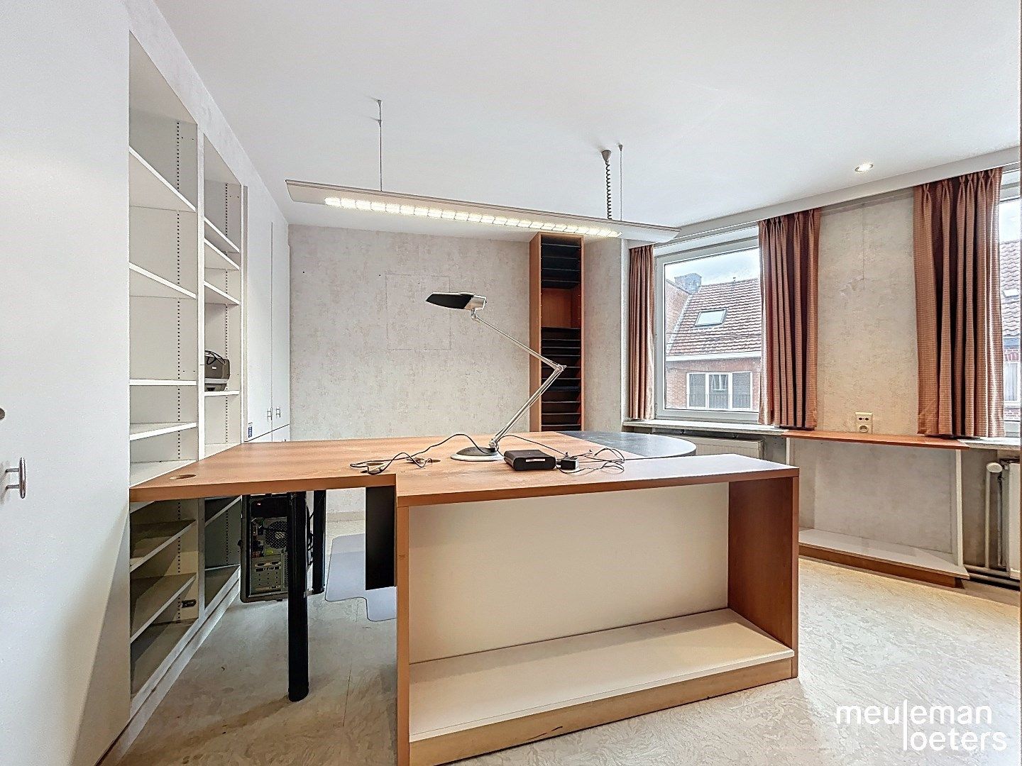 Ruime rijwoning nabij het commercieel centrum van Roeselare foto 14