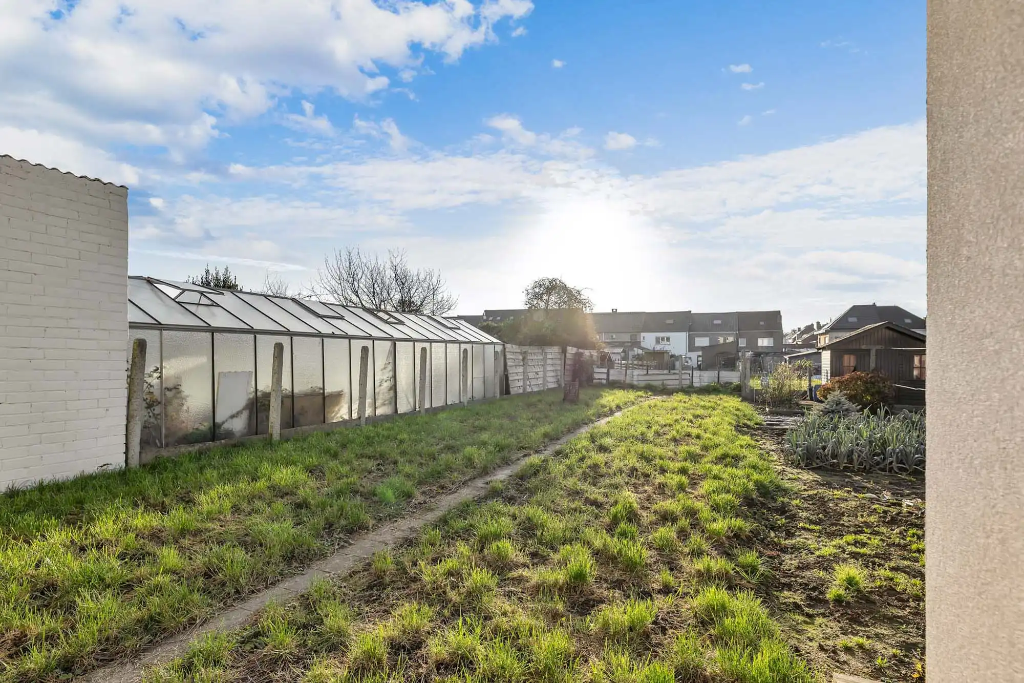 Volledig gerenoveerde woning met 4 slpks en tuin foto 21