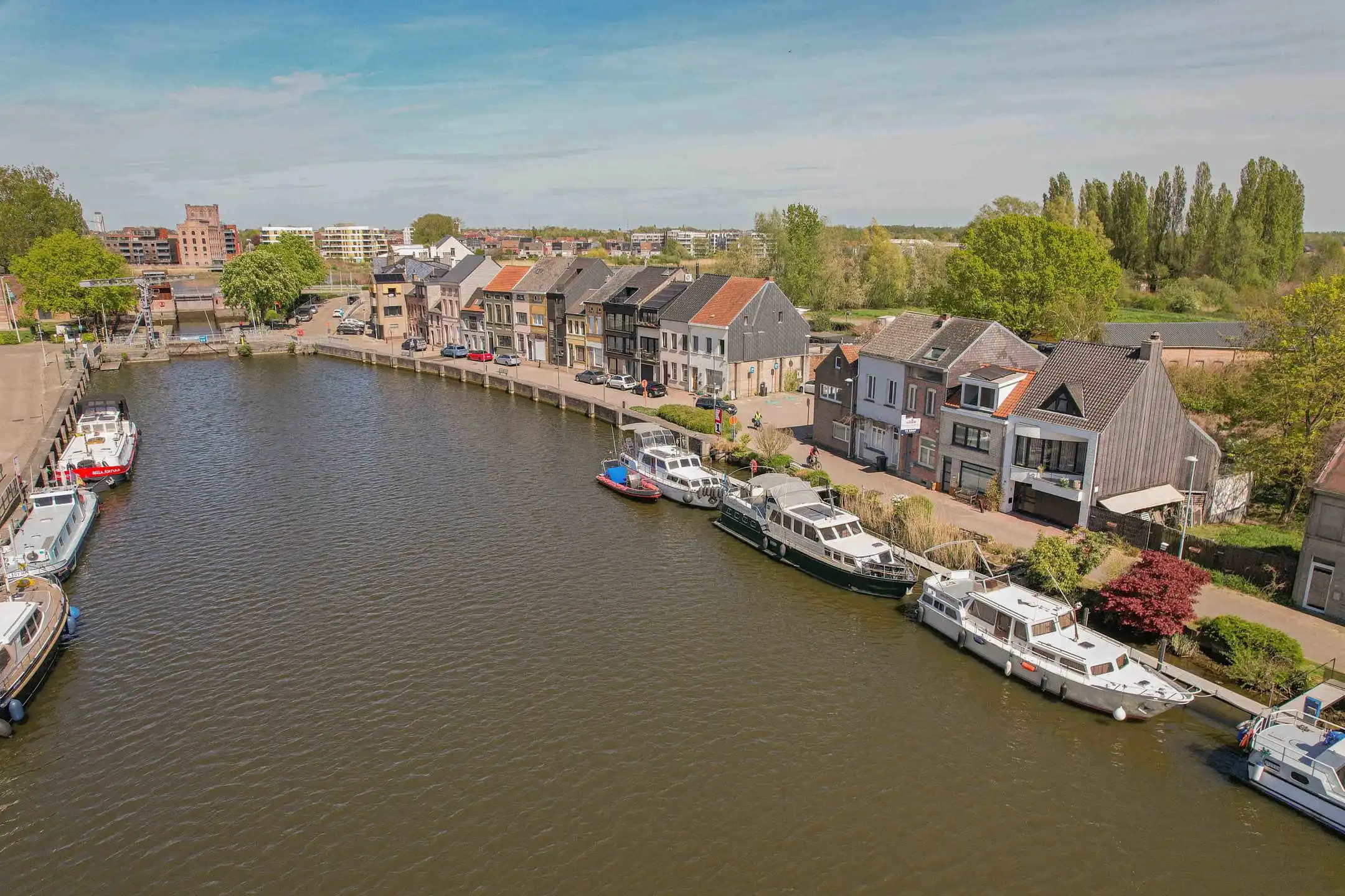 Exclusieve trendy woning op idyllische locatie  foto 24