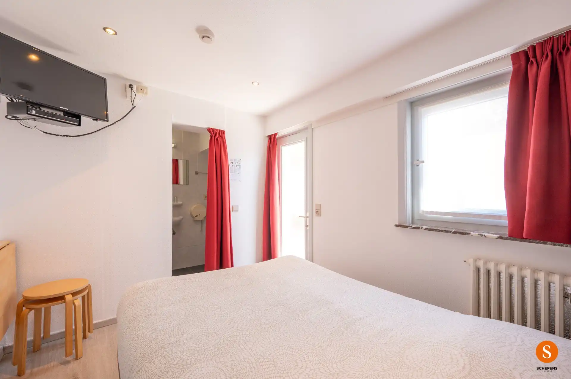 TE KOOP – Verhuurde B&B met 7 kamers én privé-woonst voor uitbaters in hartje De Haan. foto 23