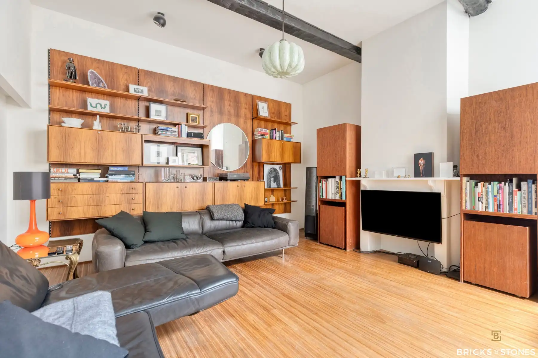 Woning aan Vrijdagsmarkt met dakterras en parking foto 6