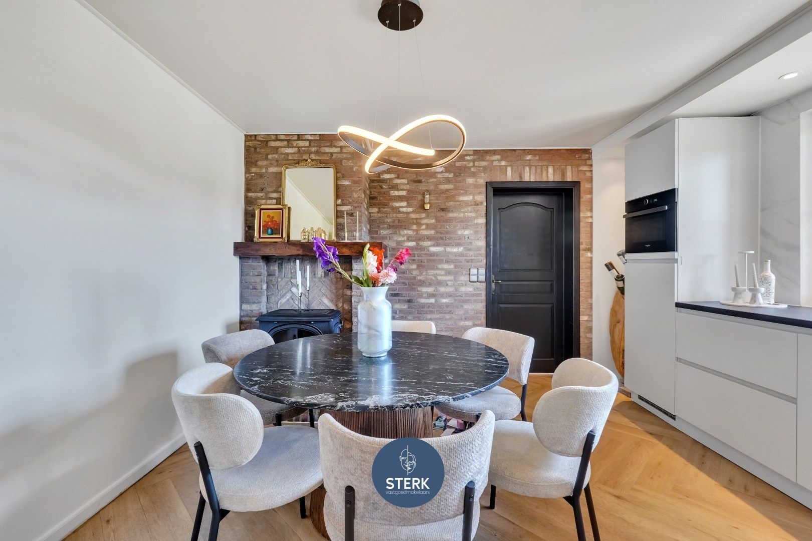 INSTAPKLARE GEZINSWONING MET 5 SLPKS OP PERCEEL VAN 931M² TE REKEM ! foto 9
