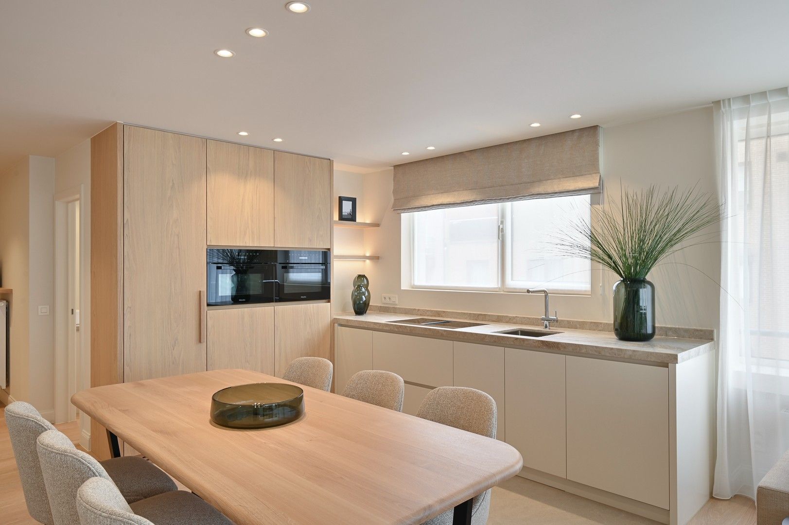 Hoekappartement, volledig gerenoveerd met kwalitatieve materialen ideaal gelegen in het centrum van Knokke. foto 6