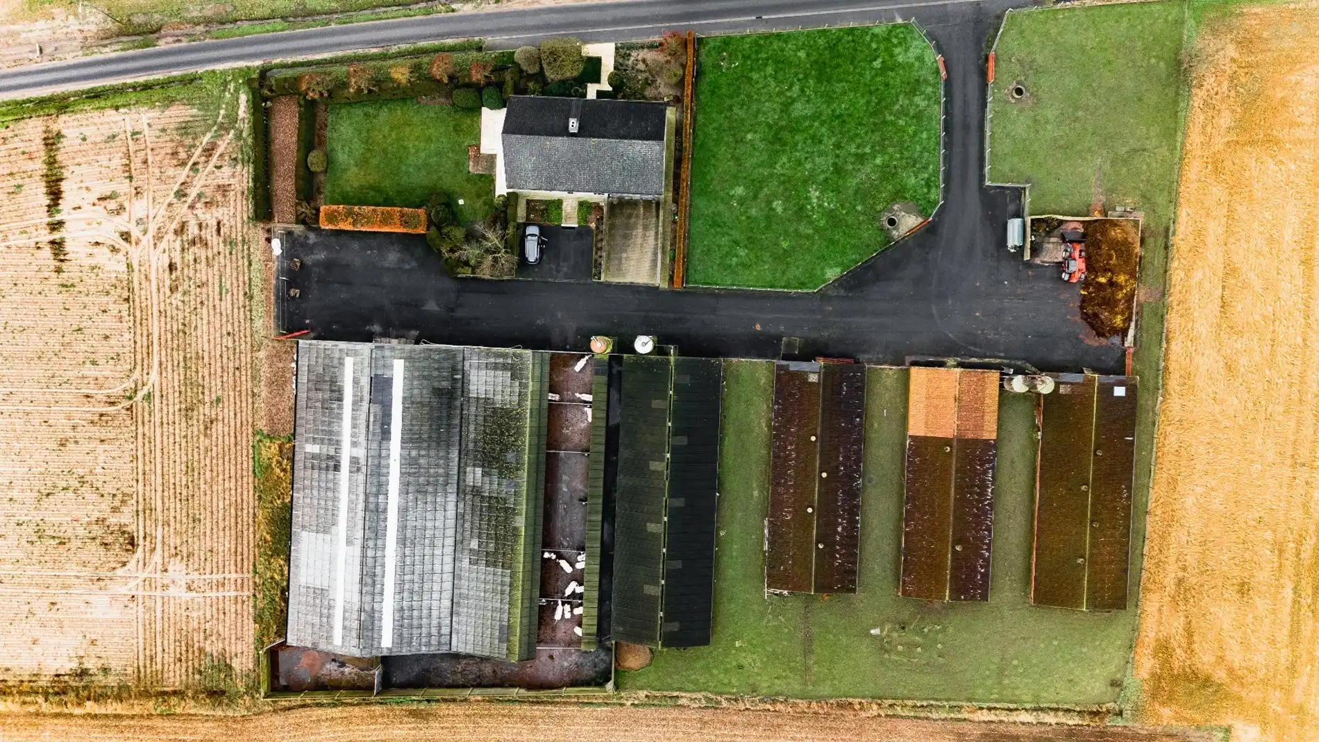 Woning op een perceel van 1394 m² en een terrein met groente- en veeteeltgebouwen op 7425 m² foto 21