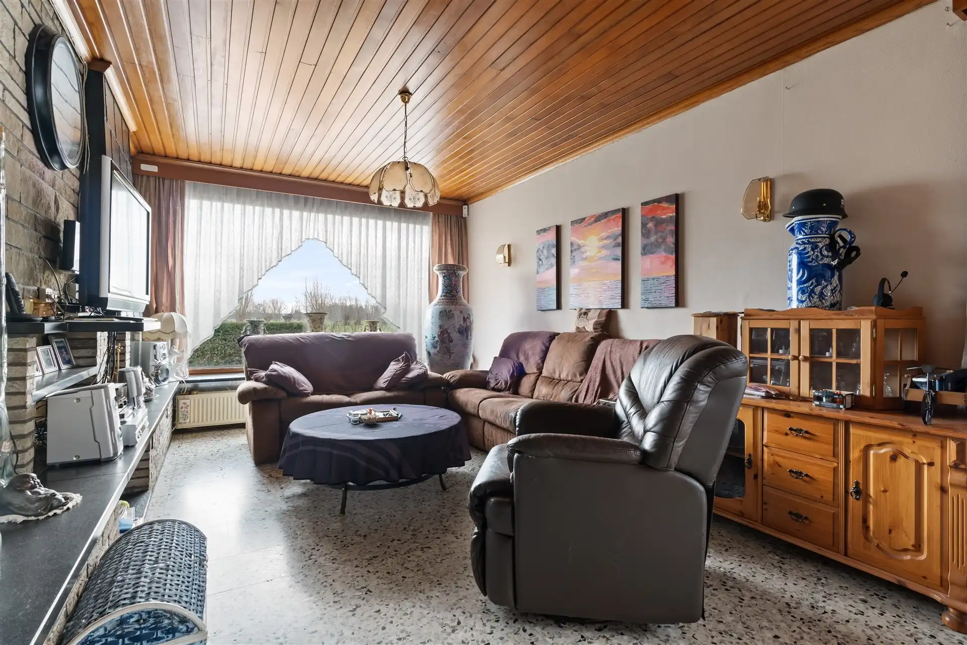 Te renoveren bungalow op een ruim stuk grond foto 7