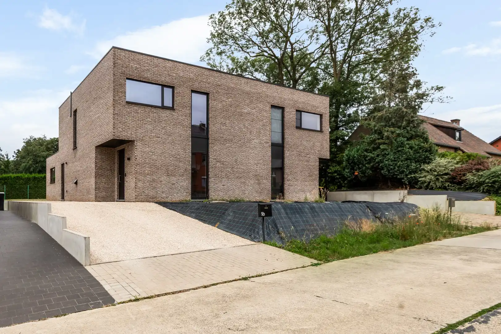 Recente, instapklare gezinswoning (2023) met moderne afwerking in Scherpenheuvel foto 2