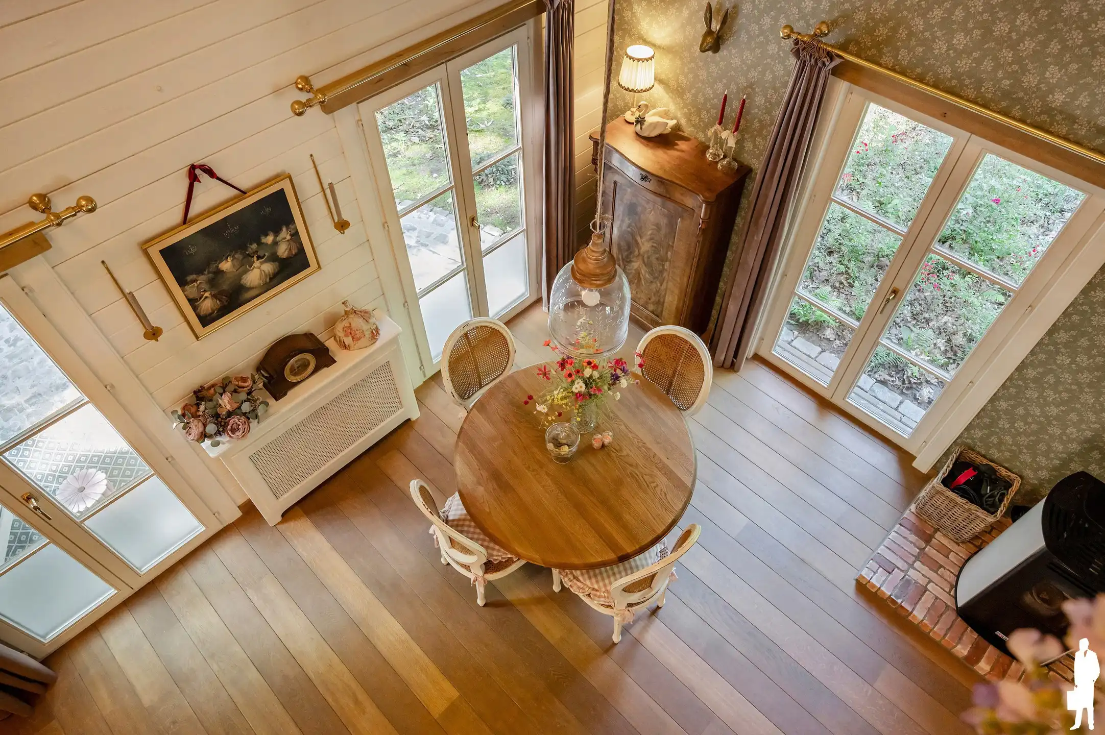 Charmante woning met volledige onderkeldering en achterliggend bos van ca. 31.493 m² foto 20