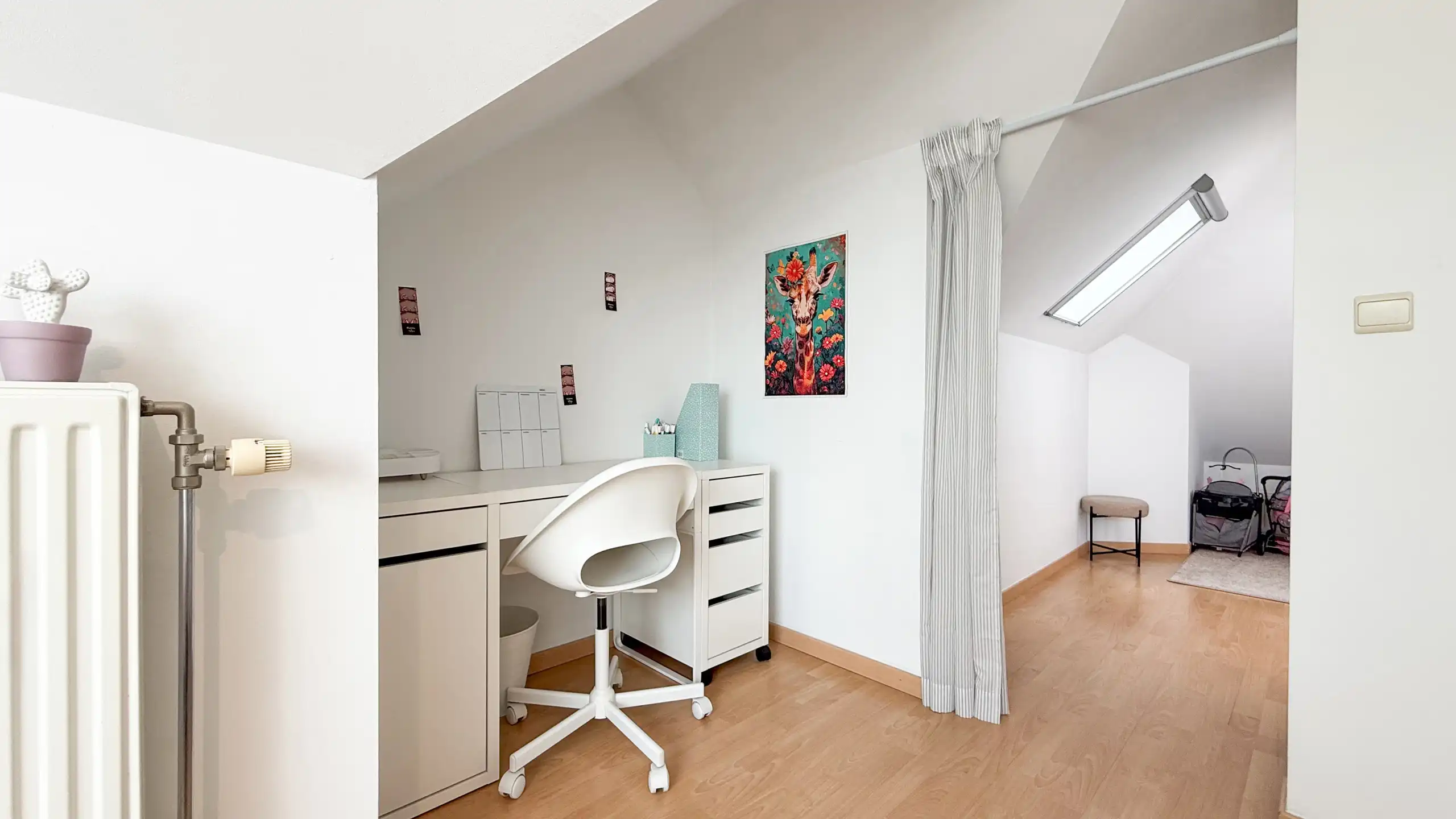 Zeer ruim appartement met 4 slaapkamers en parking in Tuilt! foto 31