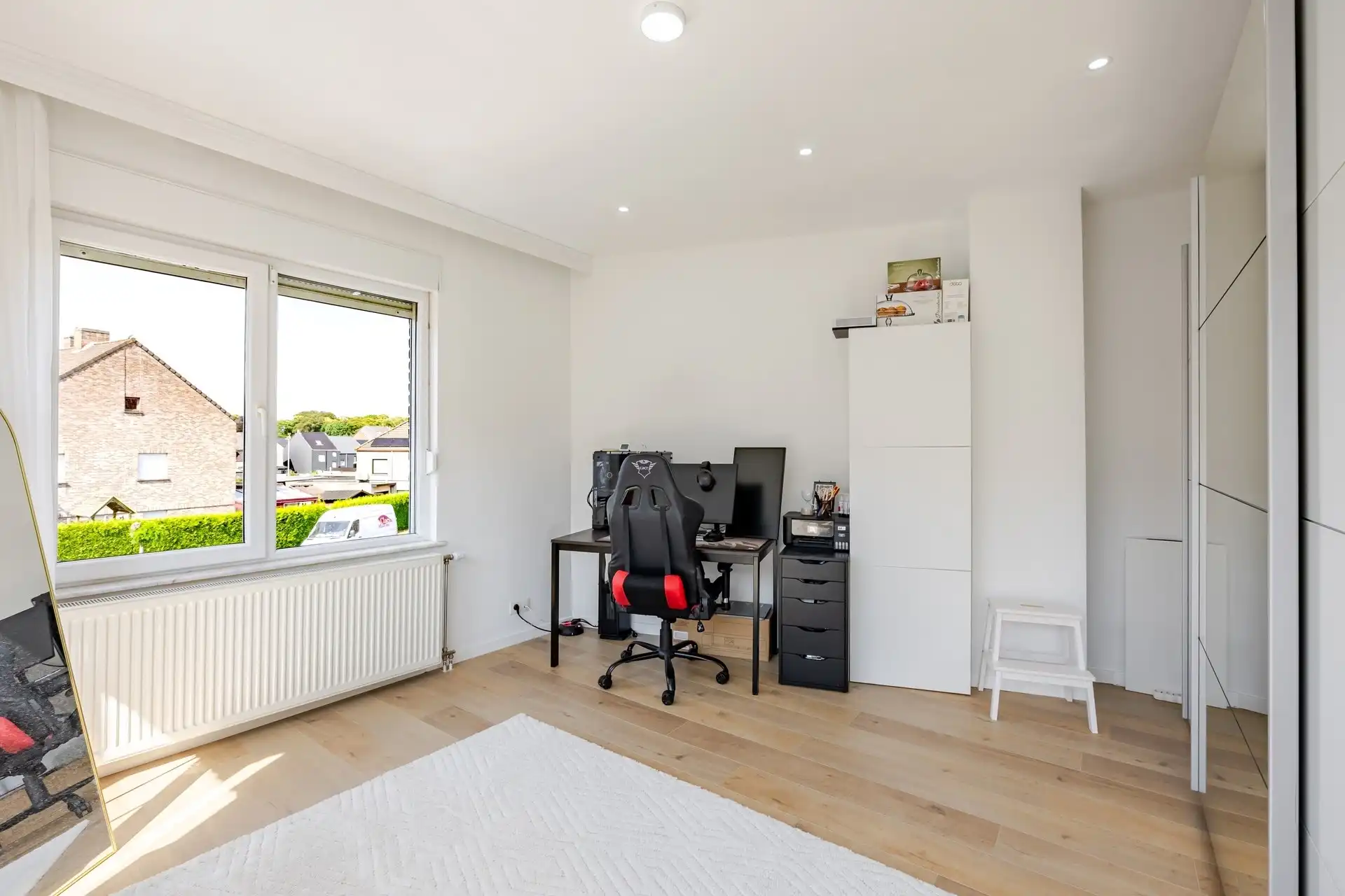 Top gerenoveerde woning met 3 slks op gunstige ligging foto 17