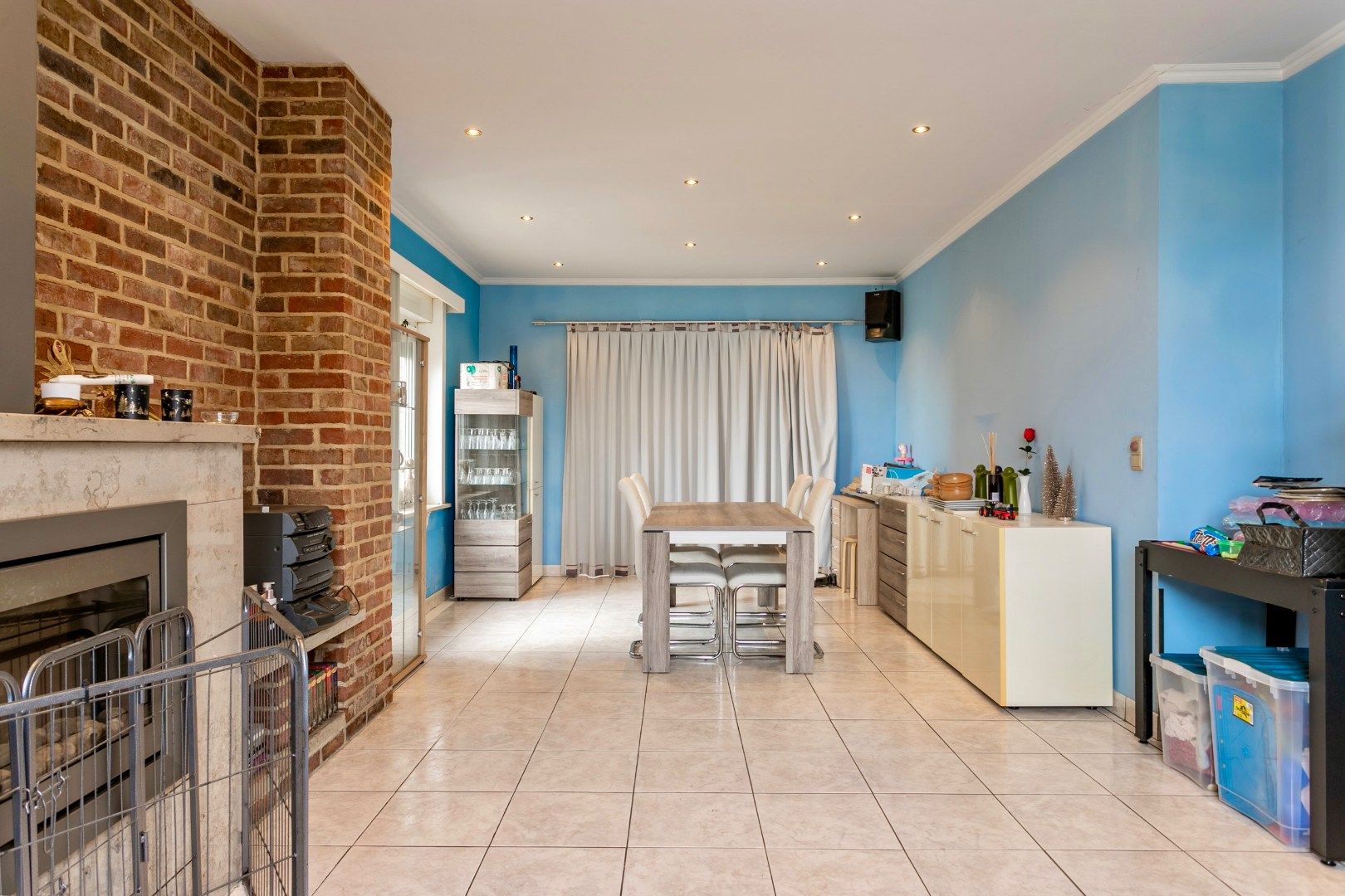 Ruime, te renoveren woning met 3 slpk en garage foto 4