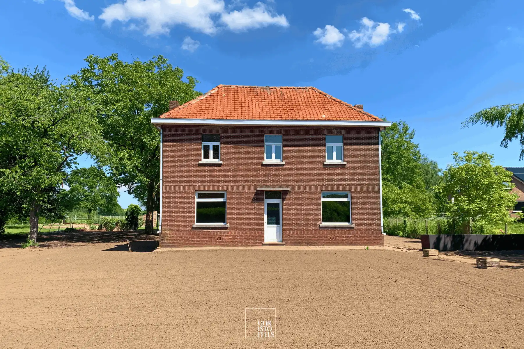 Woning met renovatiepotentieel (157m²) op een ruim perceel van 1.452m²!  foto 3