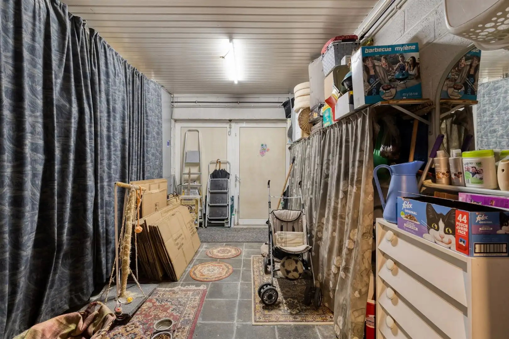 Ruime statige woning in een rustige buurt foto 24