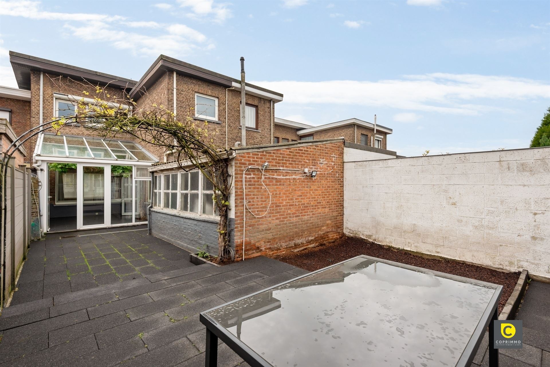 Charmante woning met 3 slk. foto 2