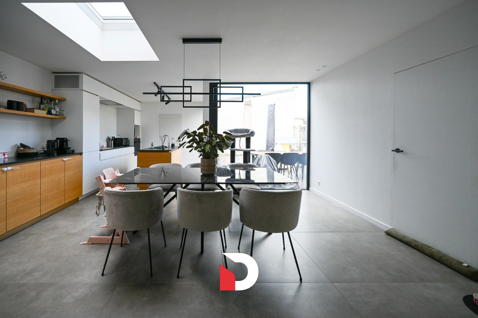 Gerenoveerde woning met 3 slaapkamers te Kristus-Koning foto 3