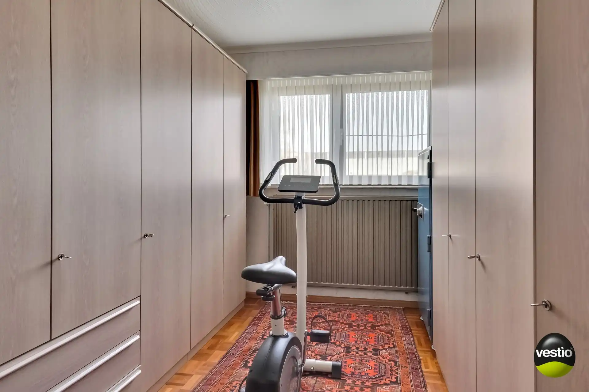 GELIJKVLOERS APPARTEMENT 3 SLAAPKAMERS 171 M² + HANDELSRUIMTE + TUIN + 5 GARAGES + ZOLDER foto 28