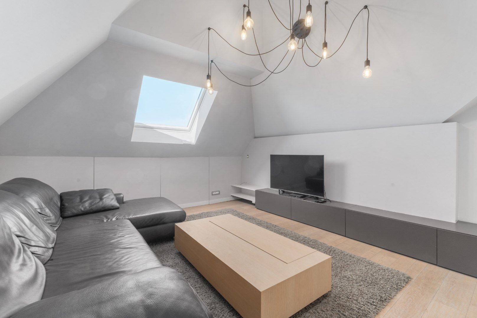 Zéér ruim en lichtrijk duplex appartement met zuidgerichte terrassen op topligging foto 9