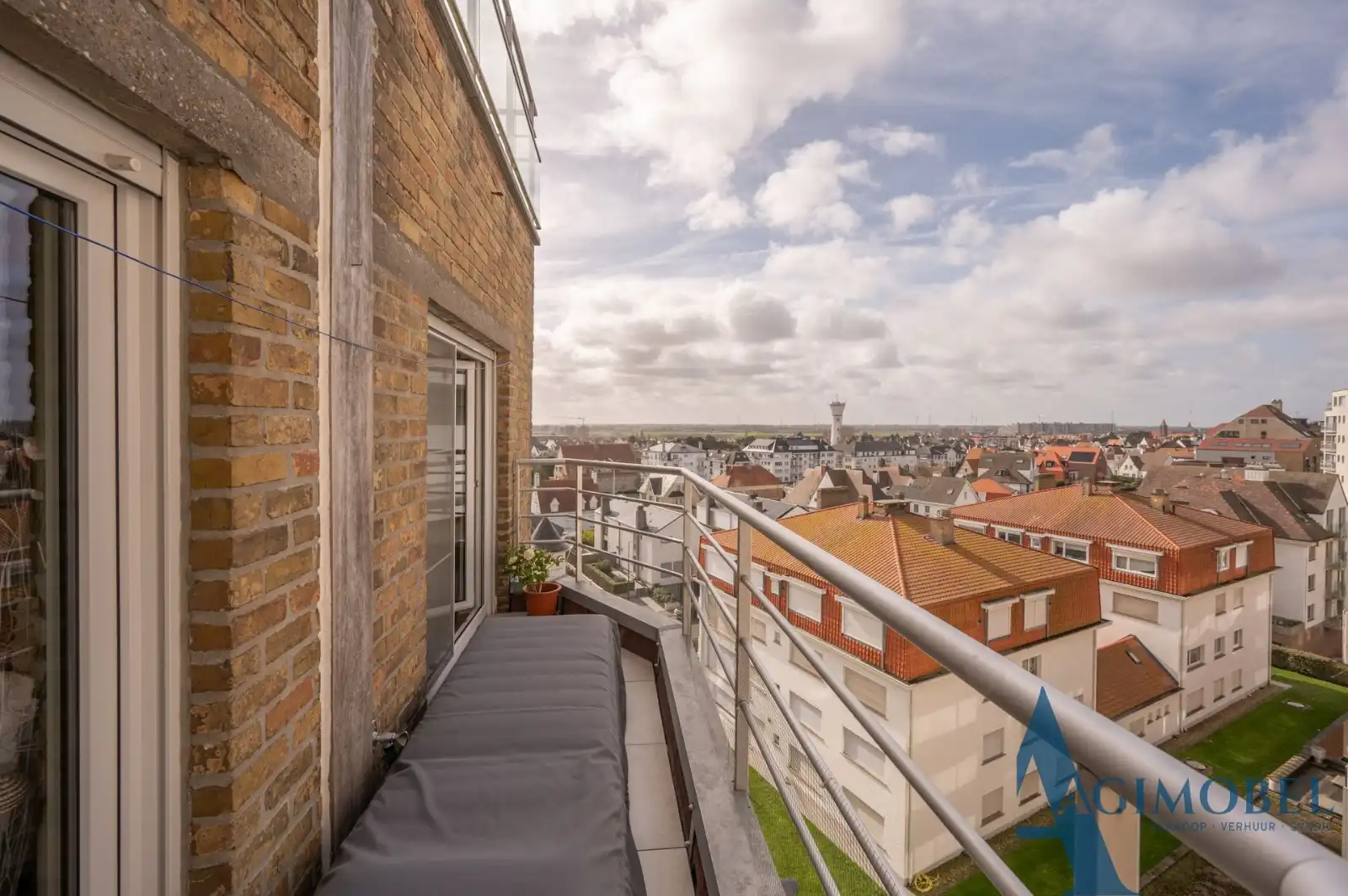 Instapklaar appartement met 3 slaapkamers op toplocatie in Duinbergen, vlakbij de Zeedijk. foto 13