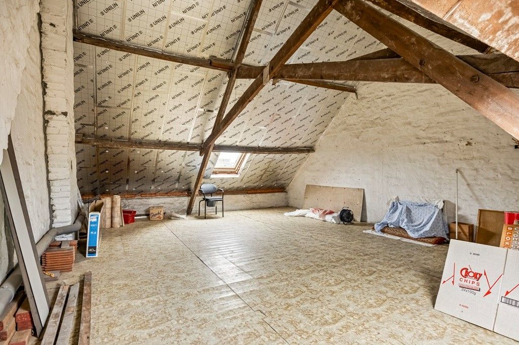 VEURNE: Zonnige en verzorgde (rij)woning met instapklaar comfort, her en der wat opsmukwerk, 3 slpks en geïsoleerde zolder op 120m² grondopp. (mog. garage). foto 15