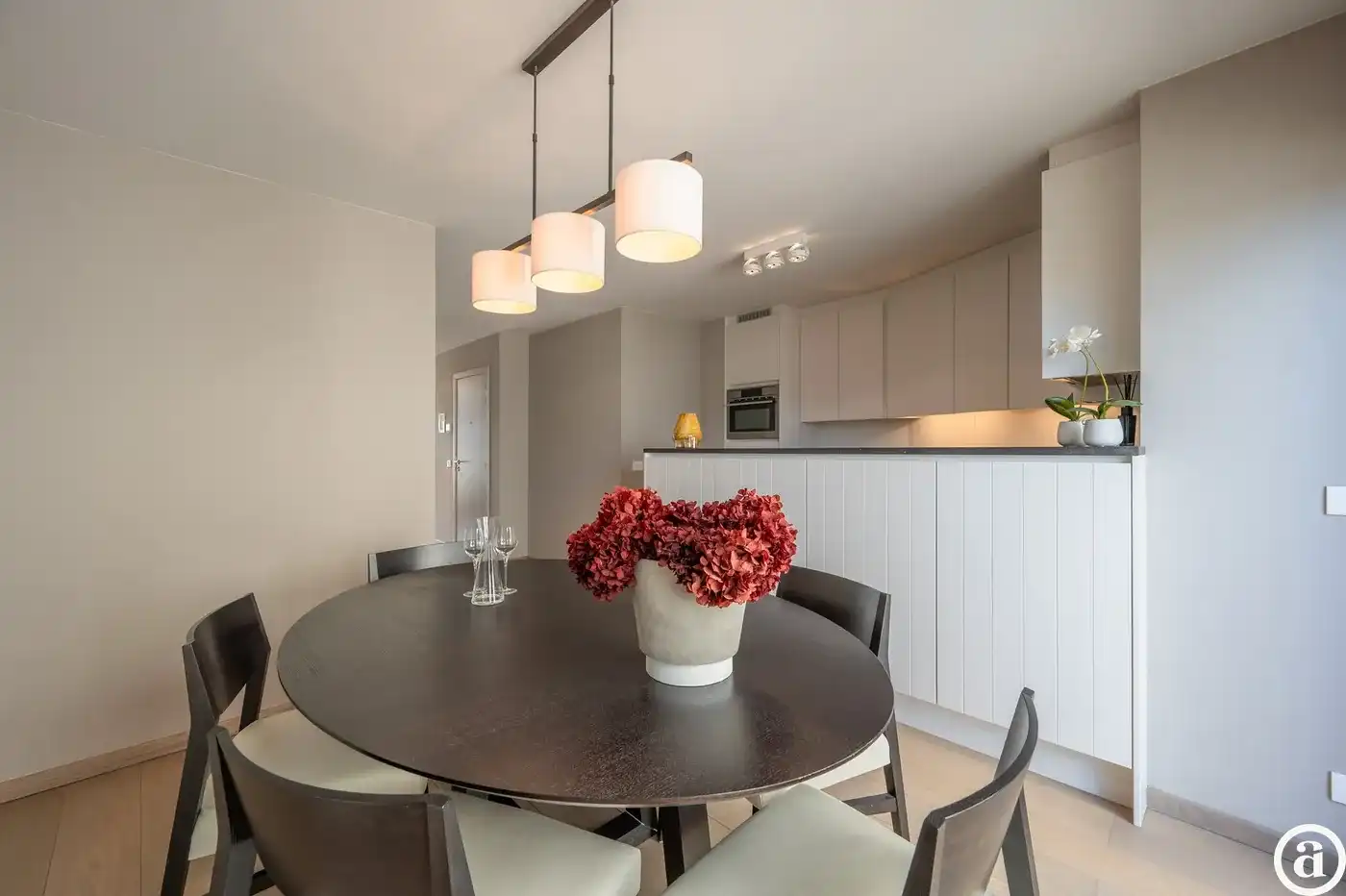 Zonnig en ruim duplex appartement met zuidgericht terras     foto 8