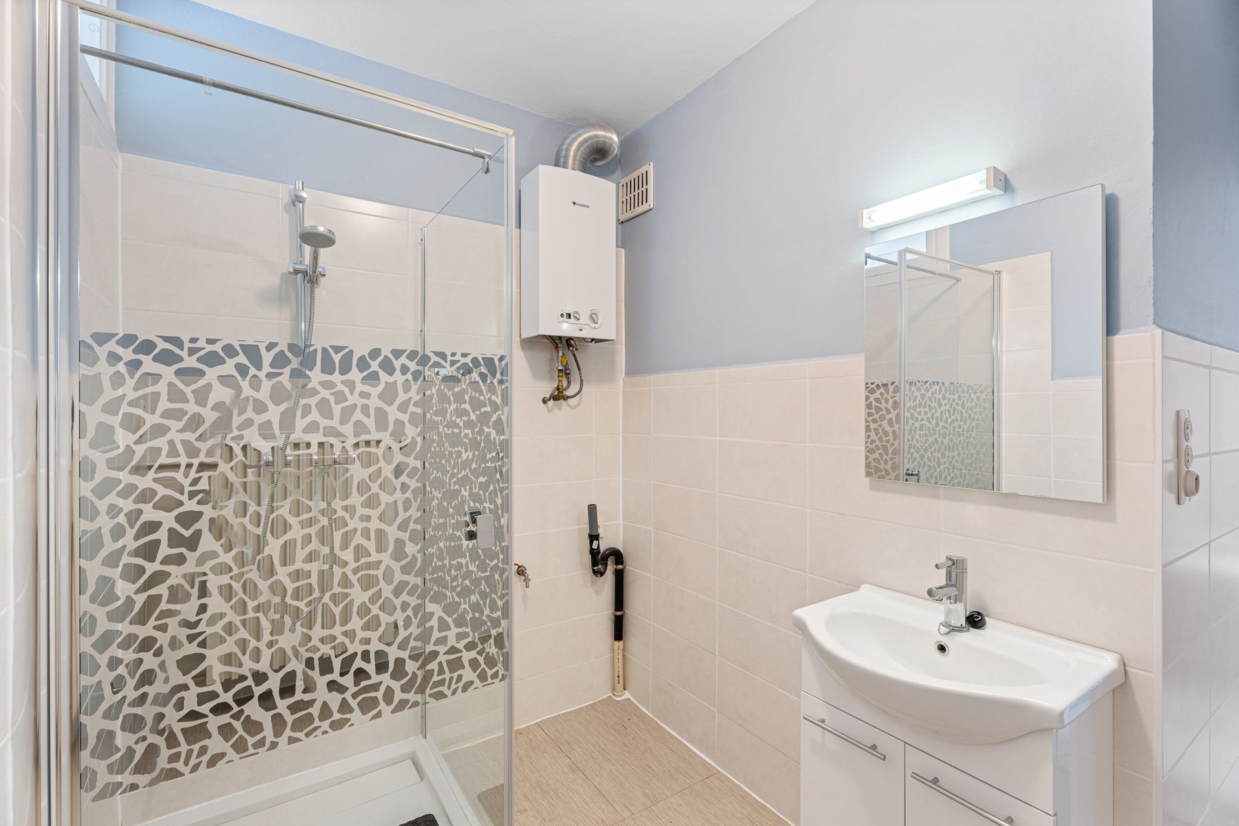 Ruim 3 slpk. gelijkvloersappartement te Sint-Michiels foto 13