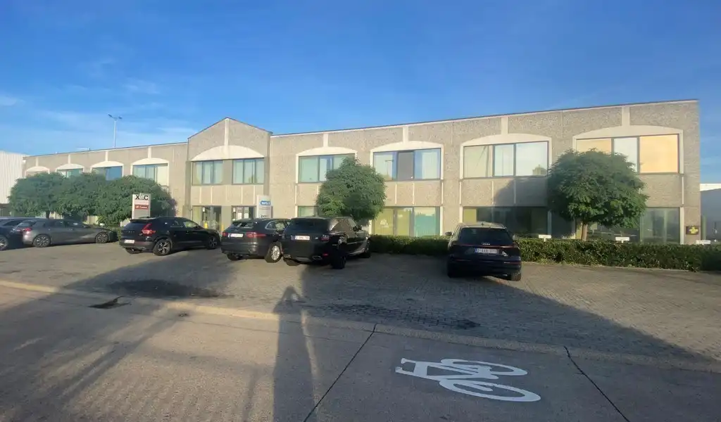 Instapklaar kantoor te huur in Brandstraat in Lokeren foto 15