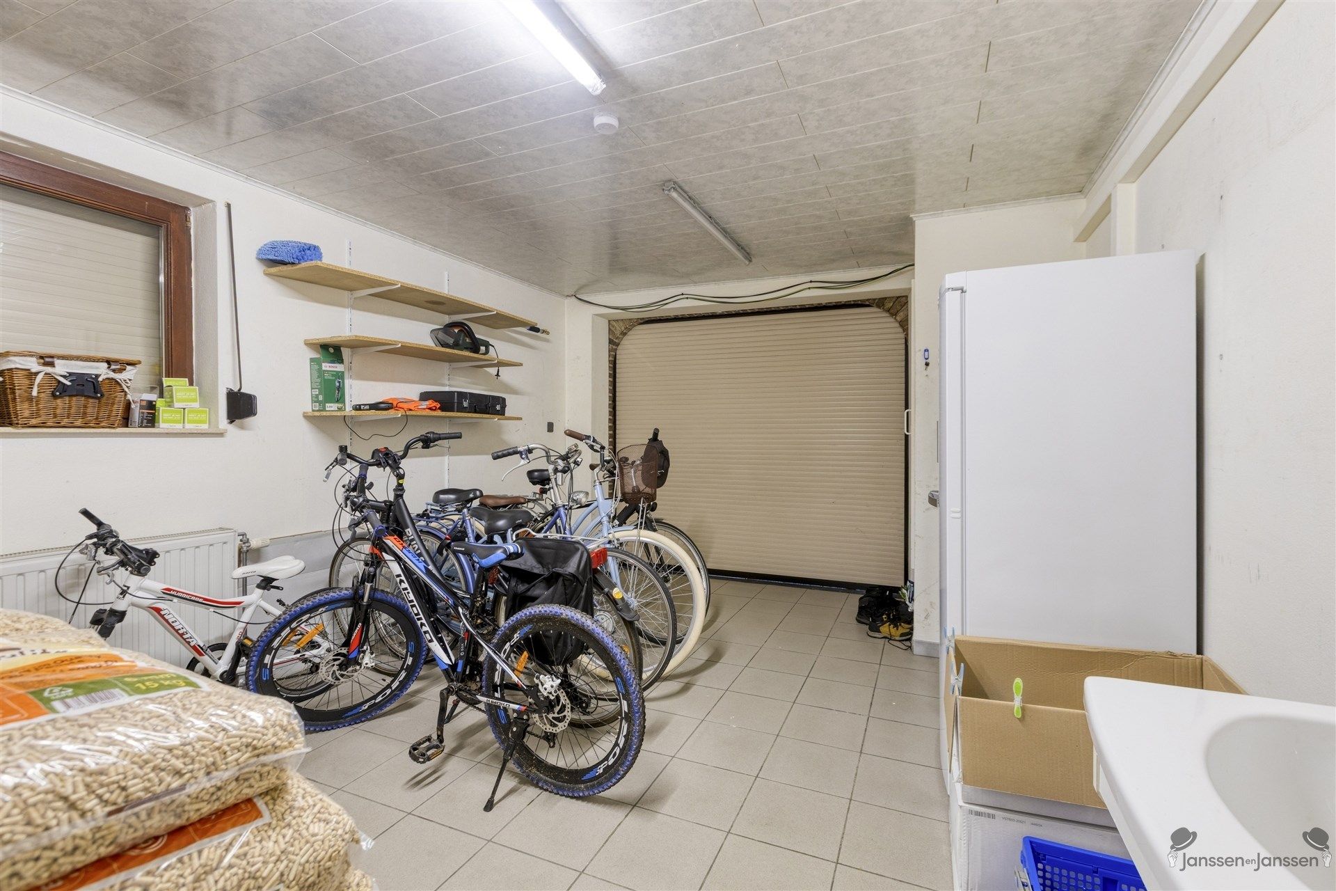 Instapklare recent vernieuwde gezinswoning foto 20