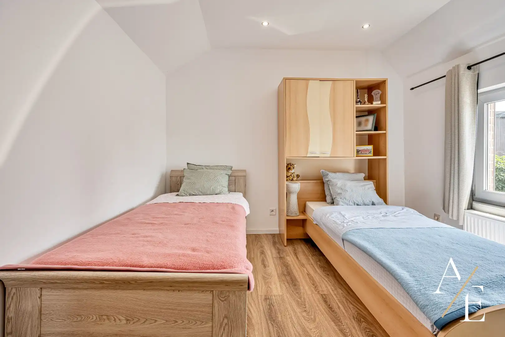 WETTEREN-Instapklare woning met 3 of 5 slpks, én garage! foto 13