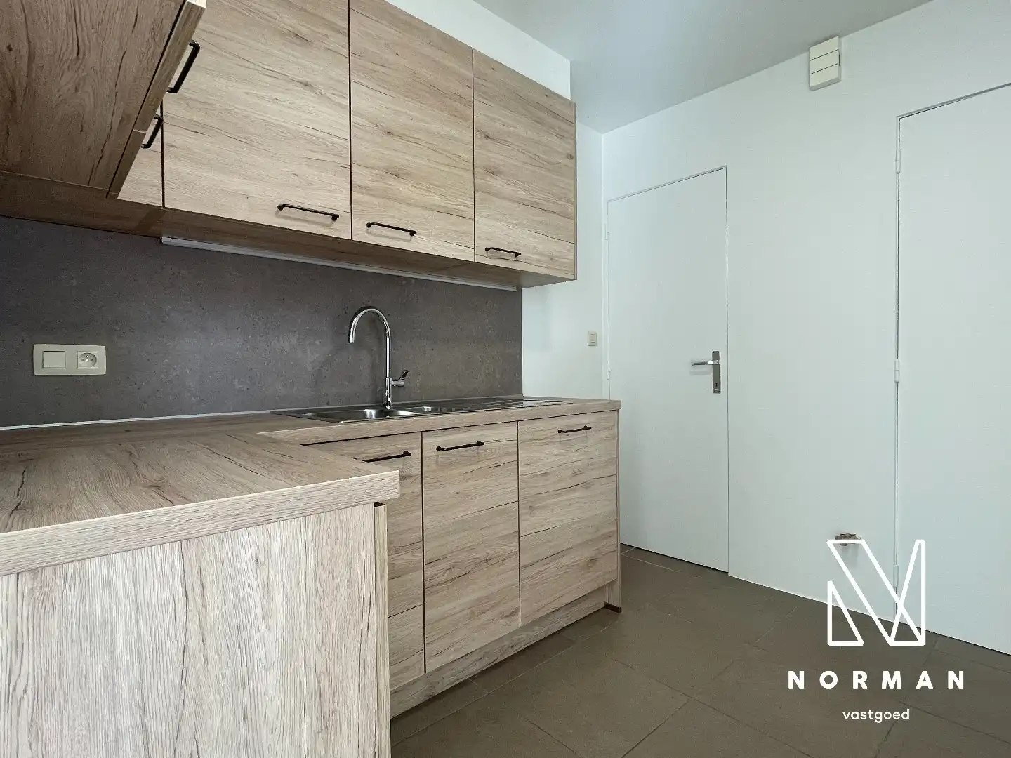 Instapklare, stijlvol gerenoveerde woning nabij het centrum van Kuurne foto 4