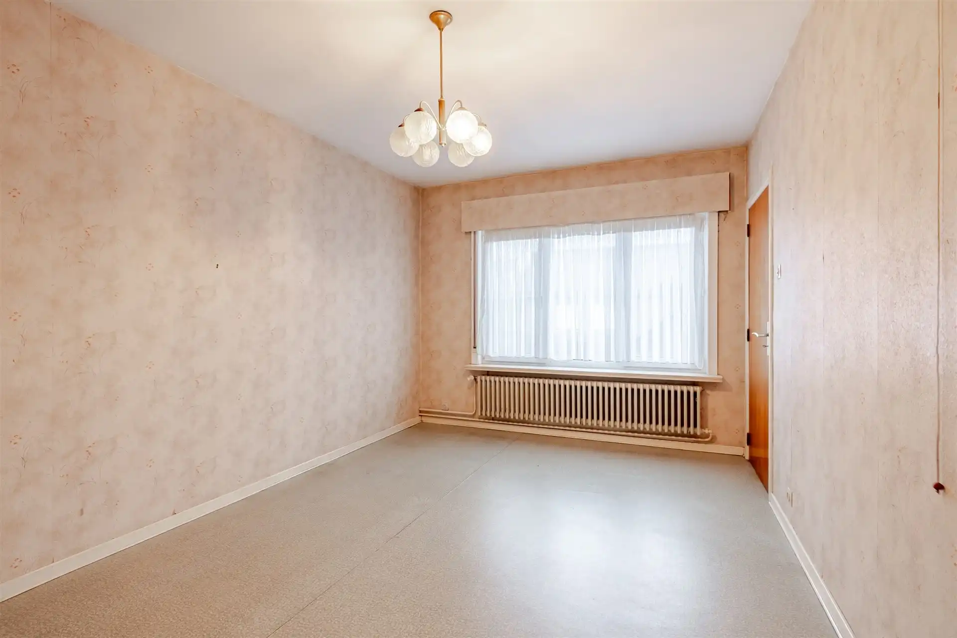 Charmante woning vlakbij centrum Oostakker. foto 14