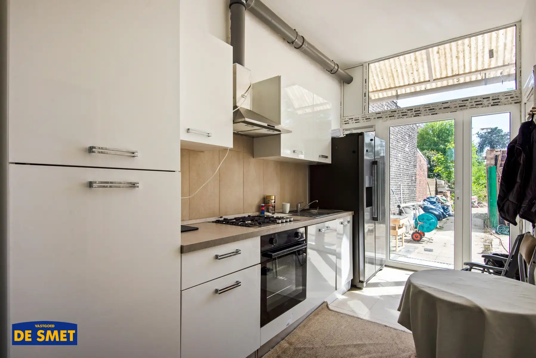 Polyvalente halfopen bebouwing met diepe tuin nabij centrum foto 8