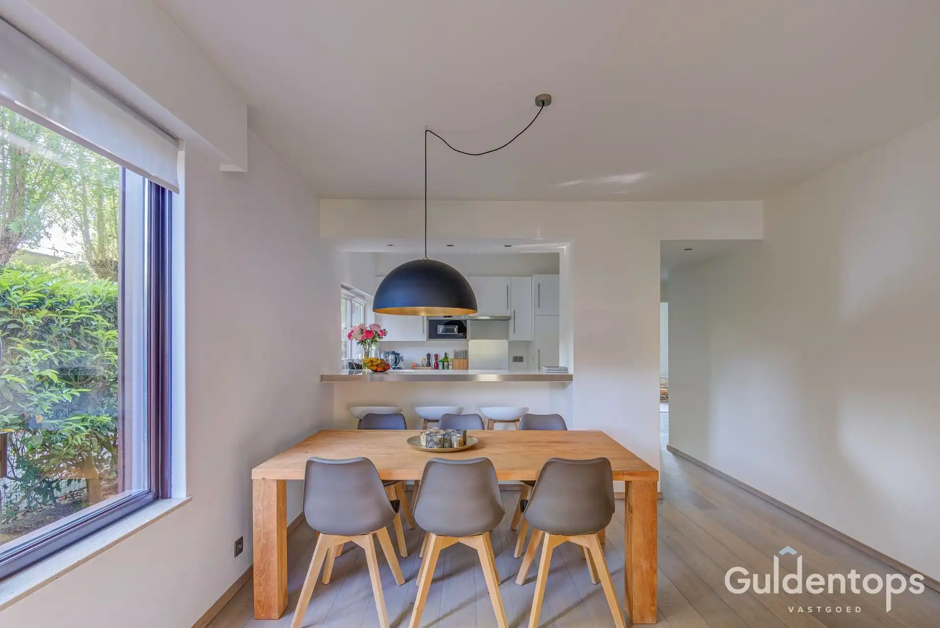 Modern ruim gelijkvloers (2 slk) appartement met ruime tuin foto 2