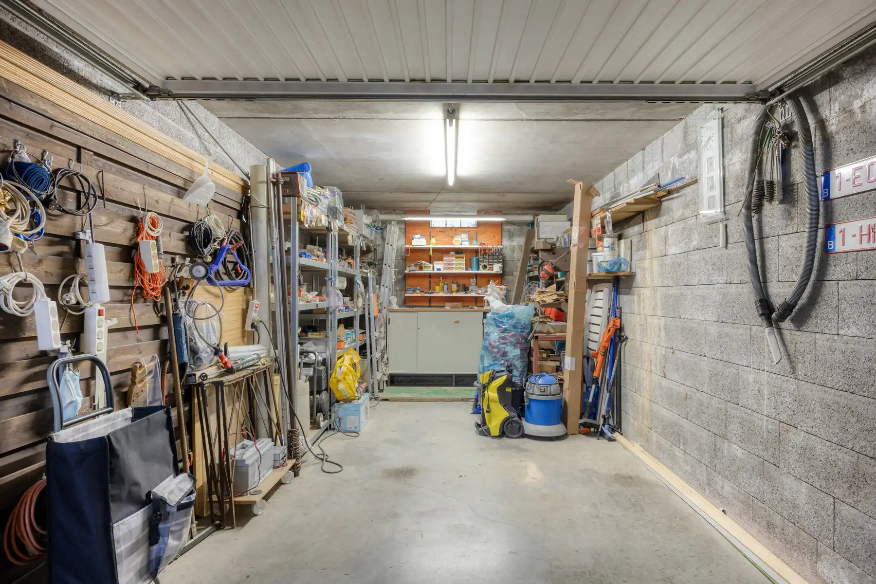 Gelijkvloers appartement met 2 kamers, terras en garage foto 18