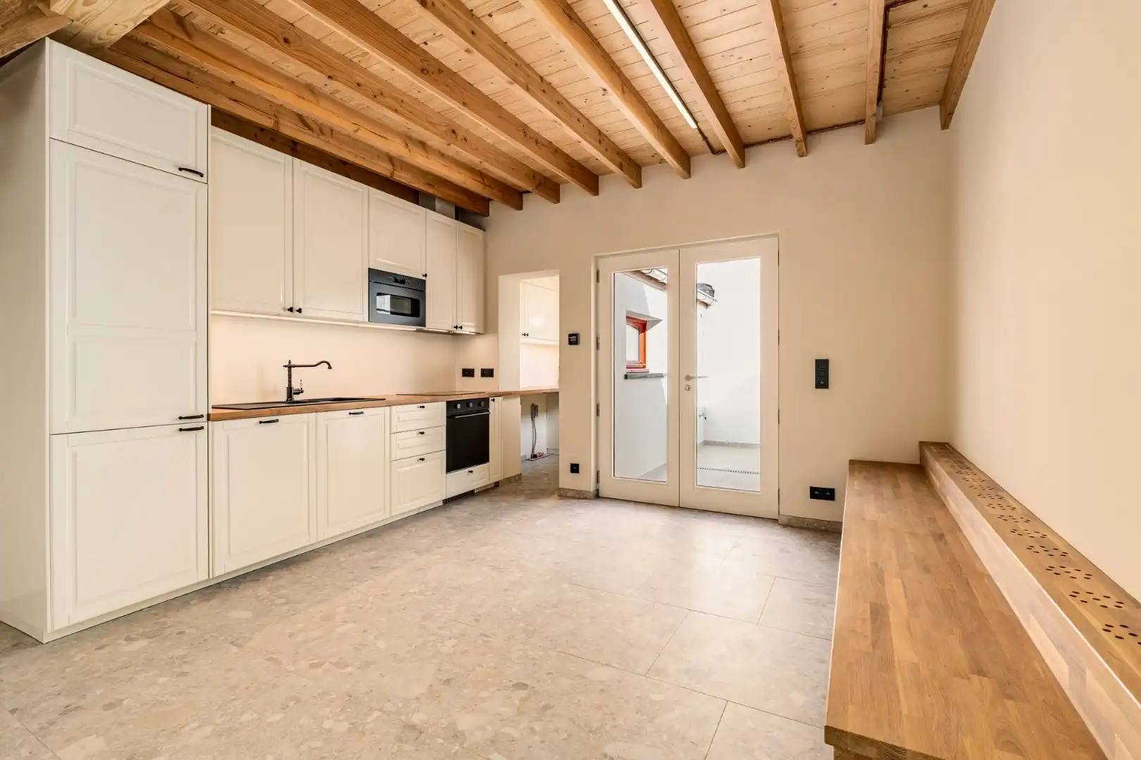 Energiezuinige gerenoveerde rijwoning - centrum Brugge foto 2