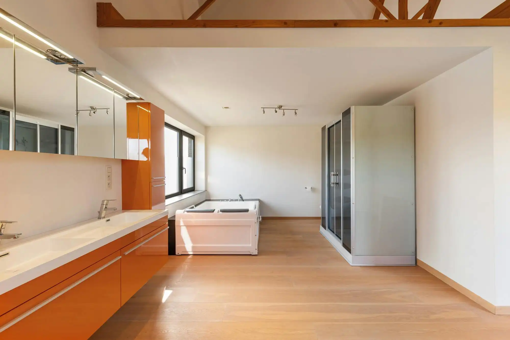 Ruime villa met tuin & 2 garages, ideaal als kangoeroewoning foto 27