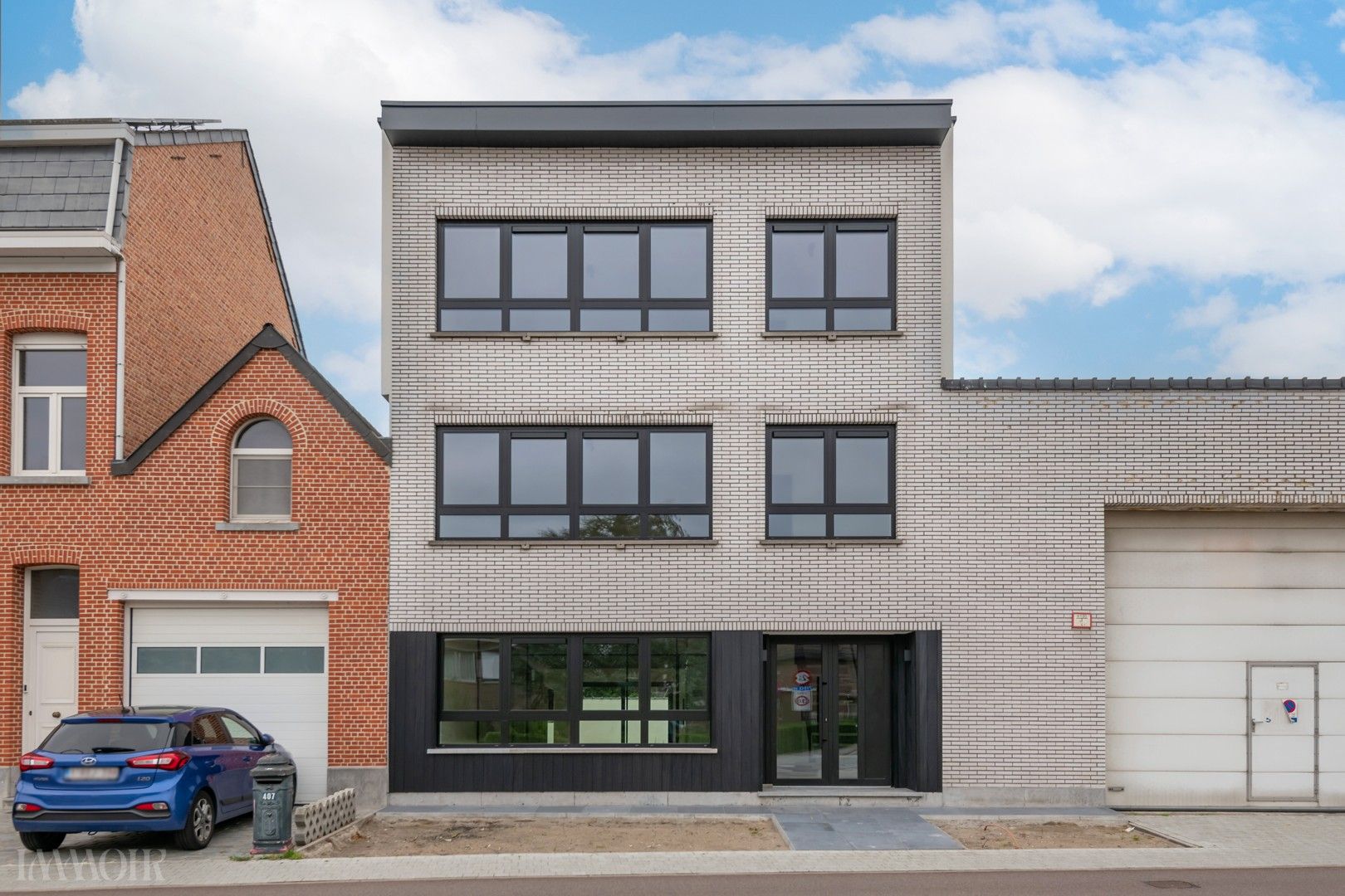 Ruime gezinswoning met tuin en polyvalente bureauruimte in Mechelen. foto {{pictureIndex}}