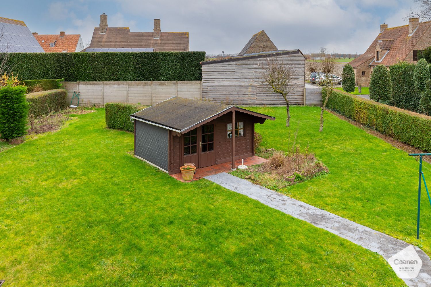 Charmante villa met tal van mogelijkheden en prachtige zongerichte tuin foto 17