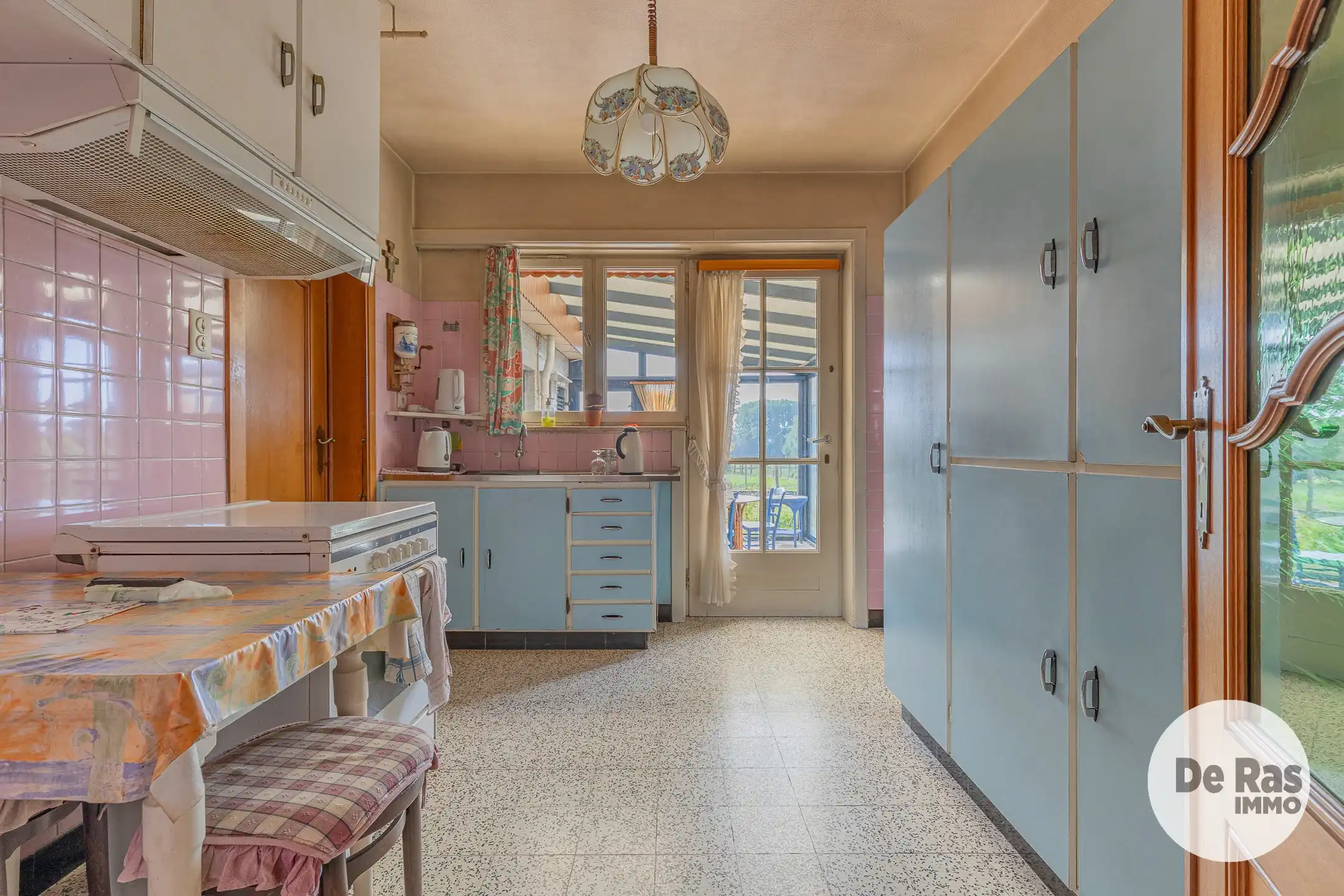 VLEKKEM- Ruime woning met 4 slaapkamers en uitgestrekte tuin foto 9